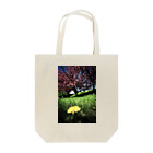 nomnomのLook up at the cherry tree Tote Bag