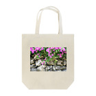 Island escape. のbougainvillea. トートバッグ