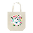 NORIMA'S SHOP のメガネをかけたラグドールの子猫とピエールドロンサールのバラのフラワーリースイラスト Tote Bag