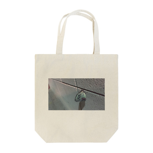 寒い夜のアゲハ蝶 Tote Bag