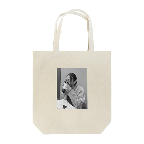 茶をすする俺白黒 Tote Bag