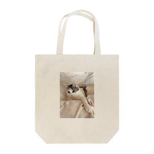 靴下で遊んでる時のネコ Tote Bag