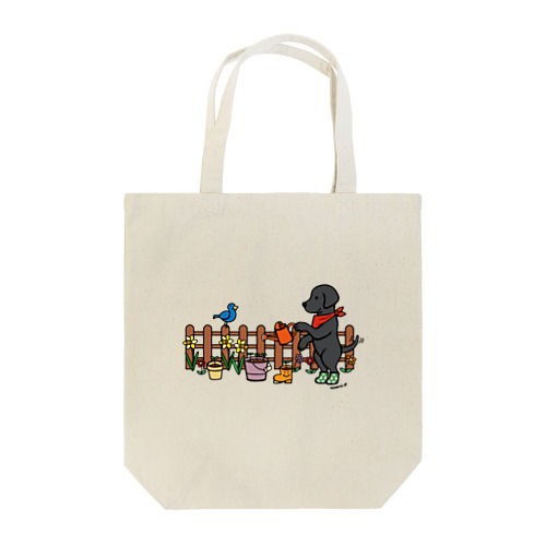 ブラックラブラドールがガーデニング Tote Bag