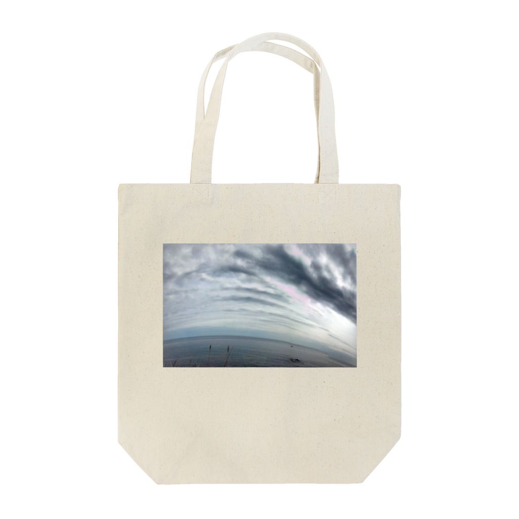 SHABBAT MOON のlandscape Tote Bag