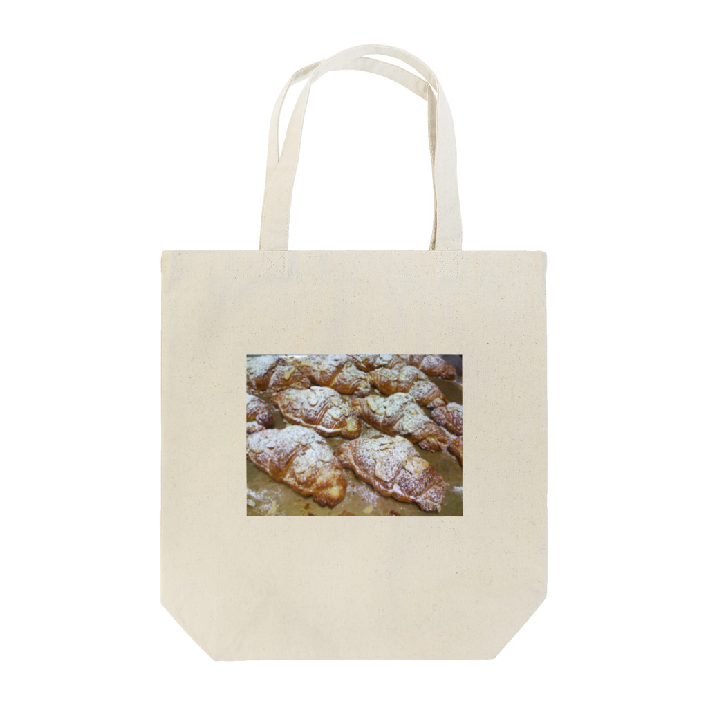雪スナフのLove Almond Croissant Tote Bag
