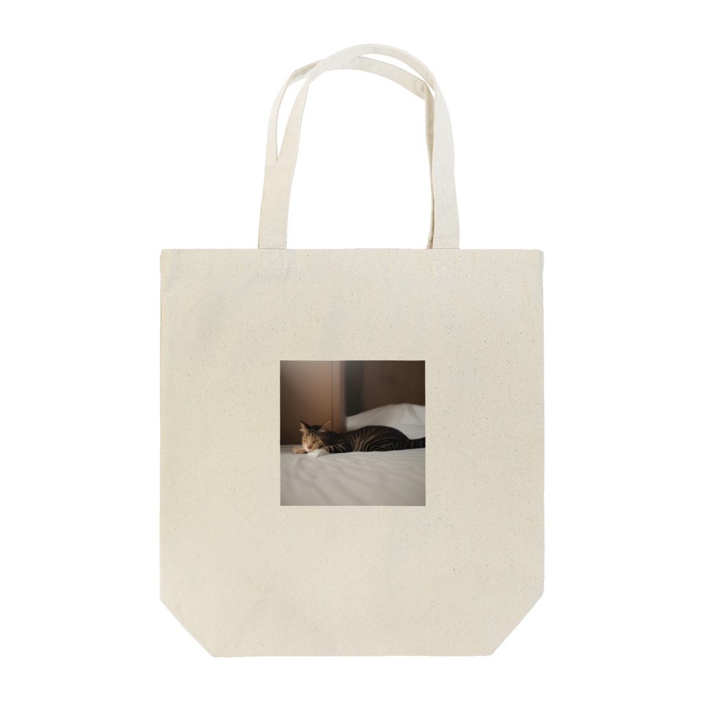 miranoの昼寝している猫 Tote Bag