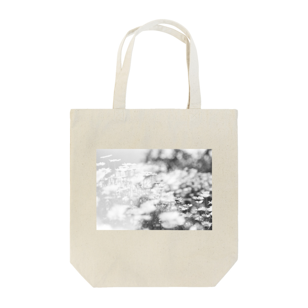 scent of colorsのmonochrome flowers《film》 Tote Bag