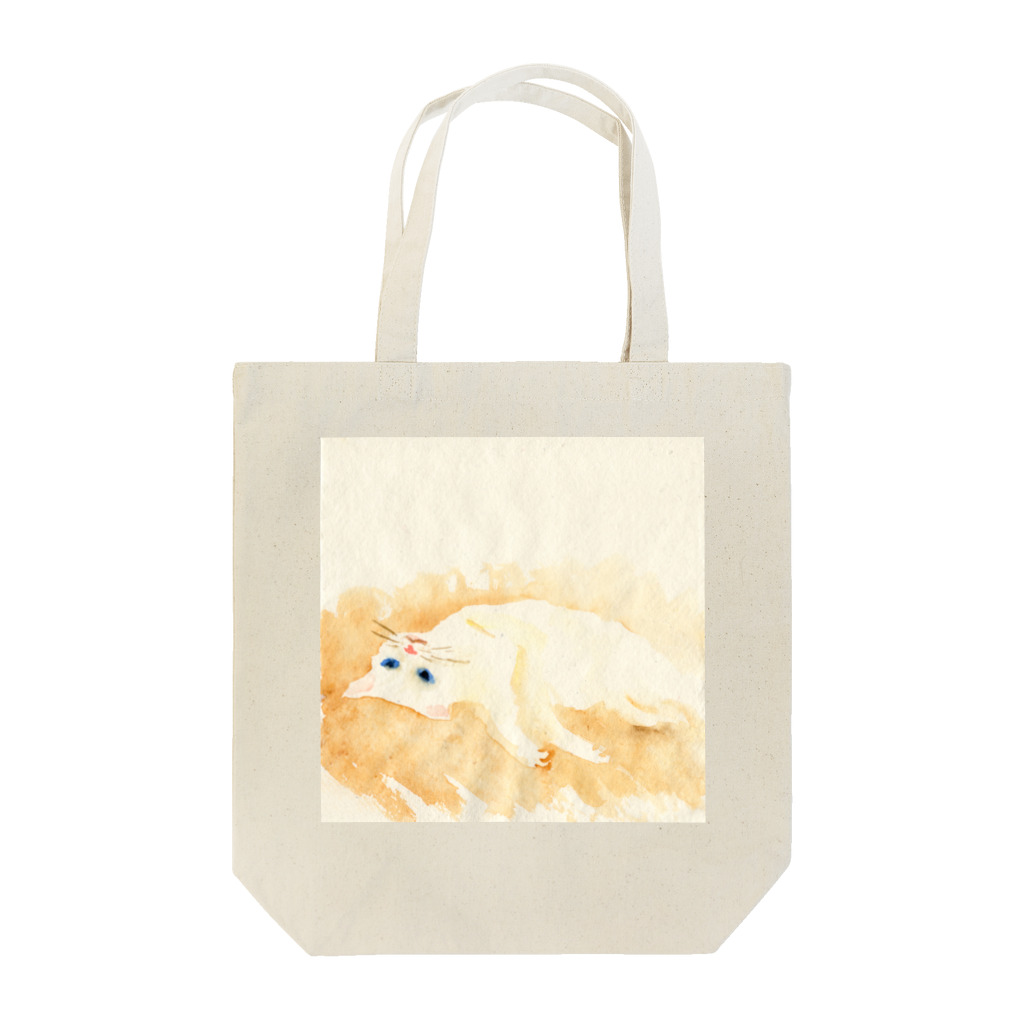 Yumi Kudo ARTの寝転がっている白猫 Tote Bag