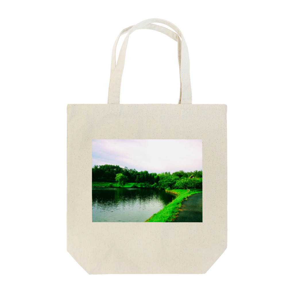 Una Villa Shopののどかな湖畔 Tote Bag