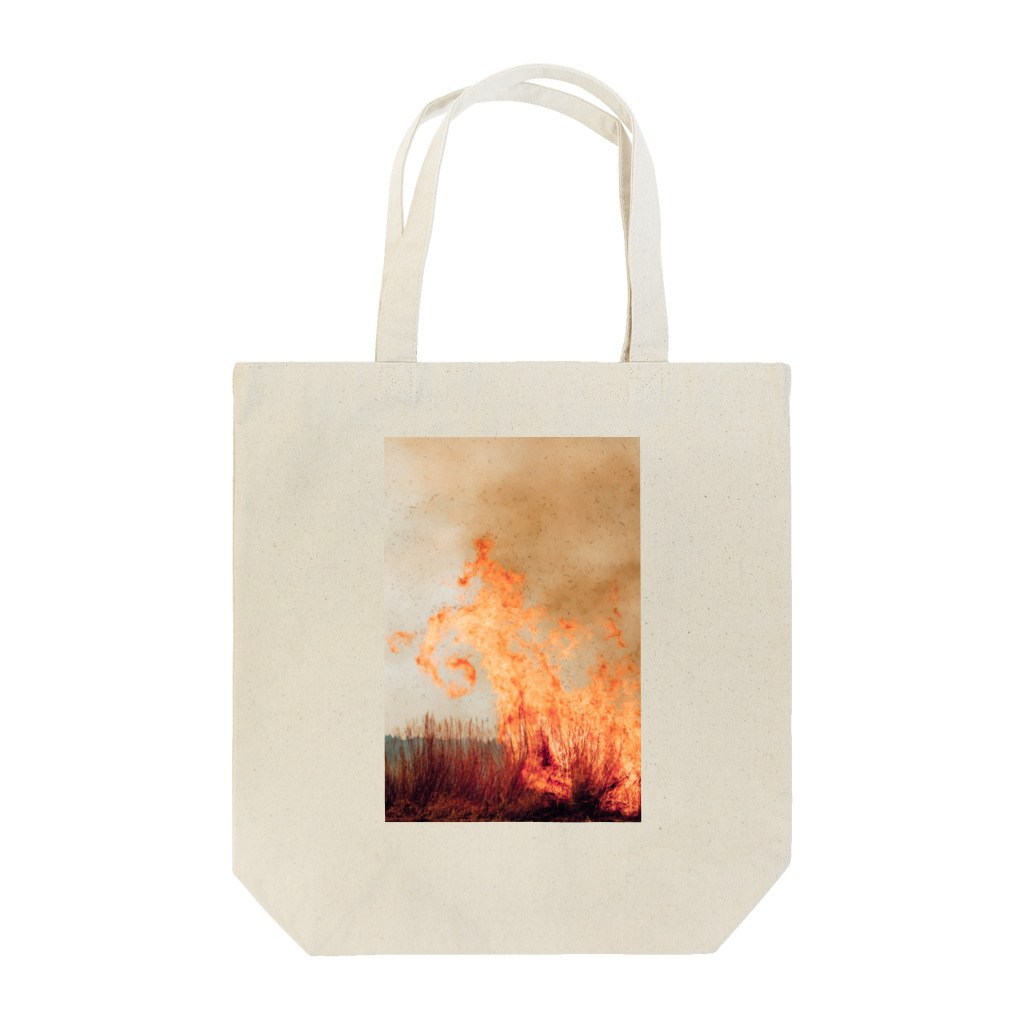 art6dのFire Tote Bag