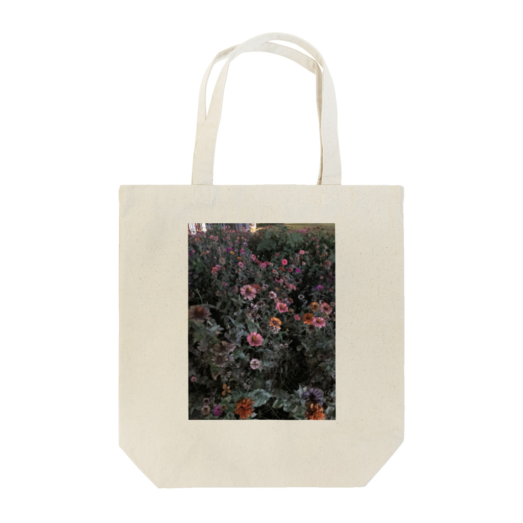 melaniemelのMidnight garden Tote Bag