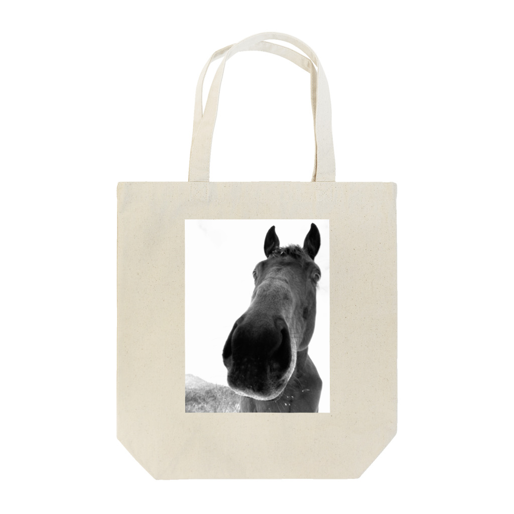 北のうまやのグイグイくる馬　引退競走馬インディ Tote Bag