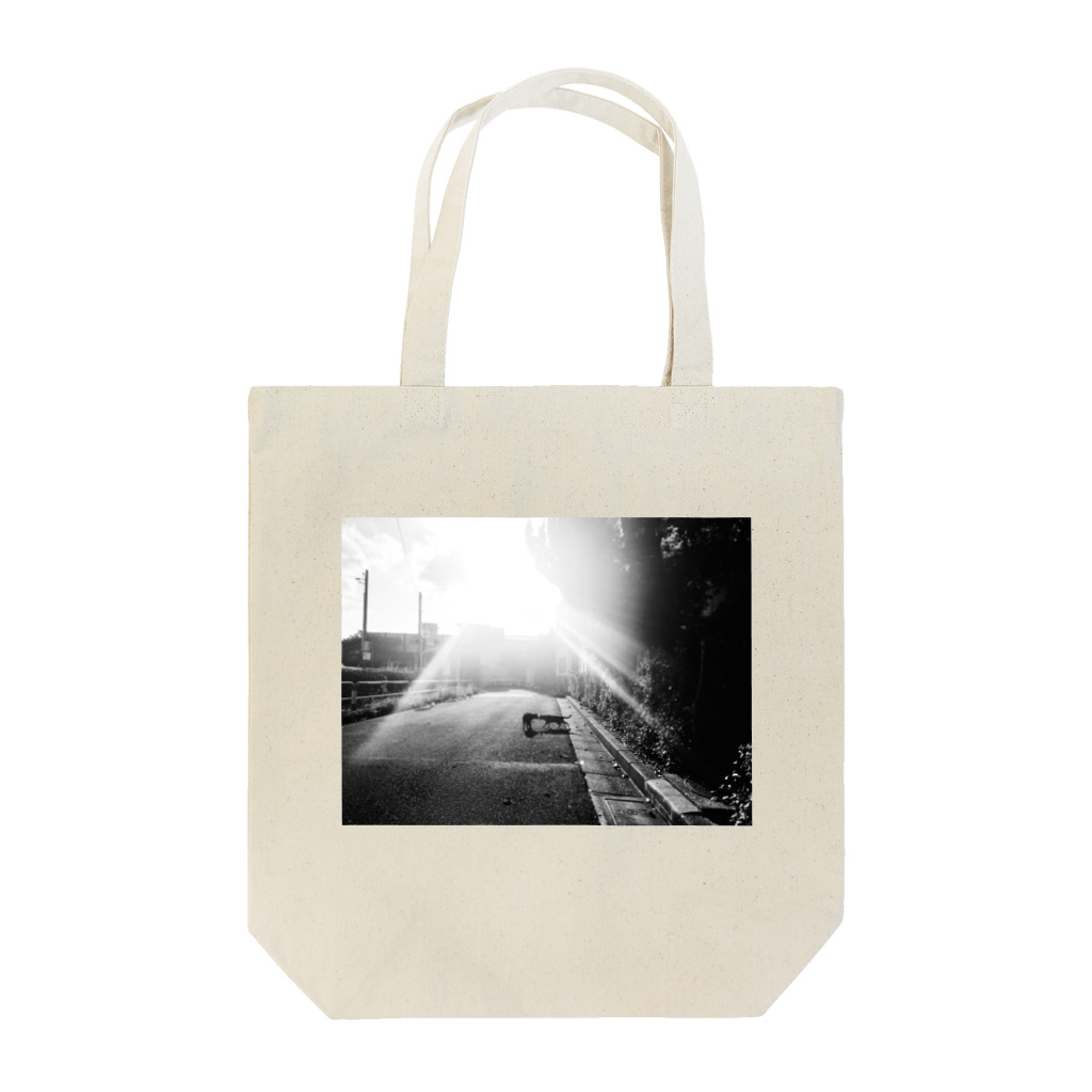 TOKYO LENDS EYES RISEのkissing cats Tote Bag