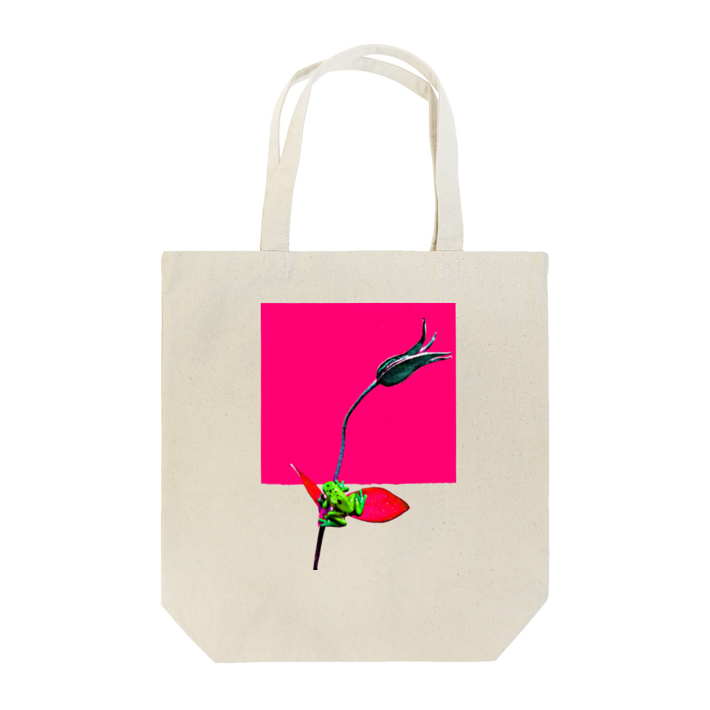 ＦＴＴＹのヤドクガエルと花 Tote Bag