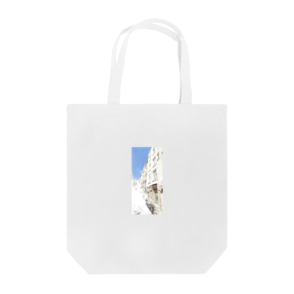 rilybiiのSky and green door Tote Bag