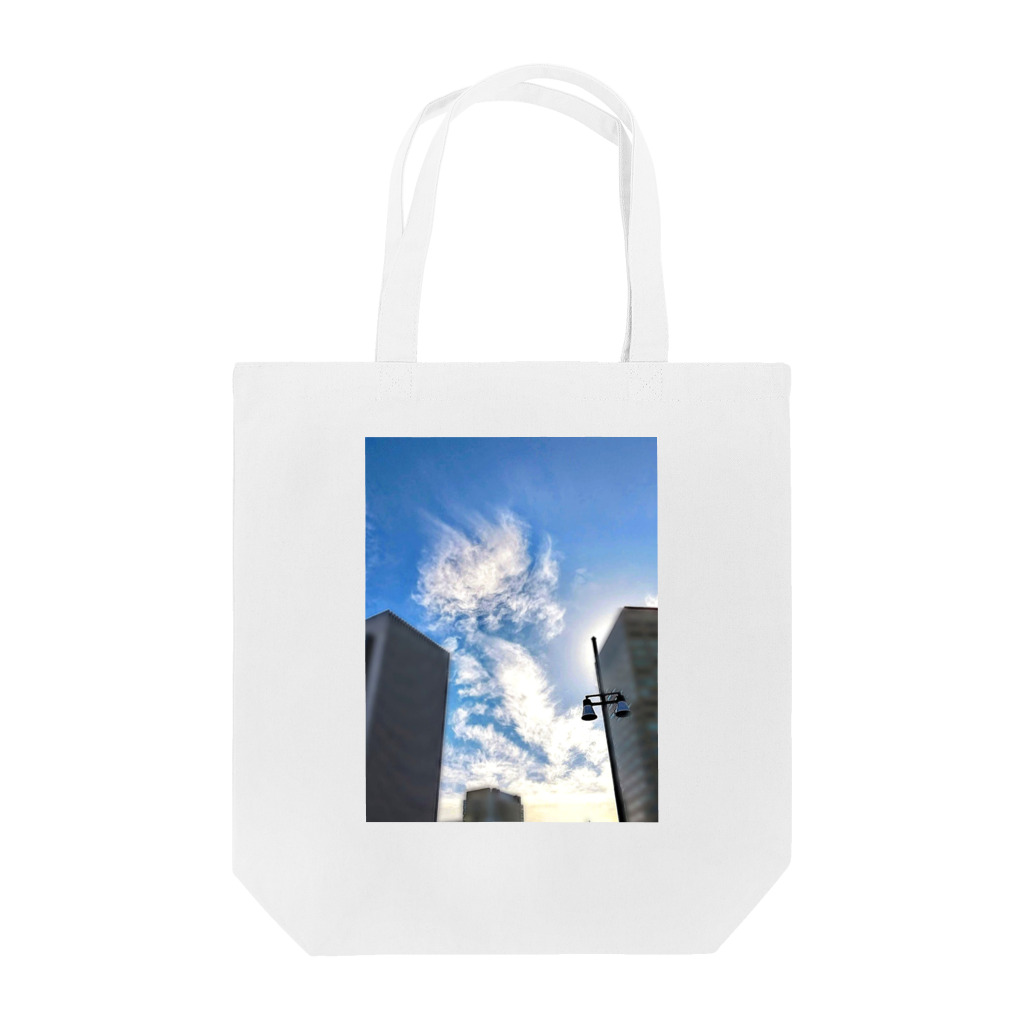 錆猫の館のビルの谷間の龍神雲 Tote Bag