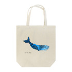 earthingのBlue whale  Tote Bag