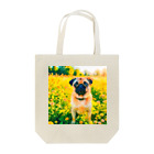 犬好きのしましまの水彩画の犬 花畑のパグのイラスト トートバッグ