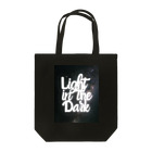 Light in the darkのLight in the dark Tote Bag