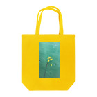 花畑写真館🌷の#5 みどりの壁と黄色いお花 Tote Bag