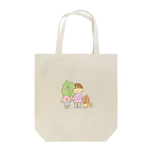 葉っぱを持つ子供と動物たちのイラスト Tote Bag