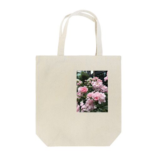 三菱一号美術館の薔薇 Tote Bag