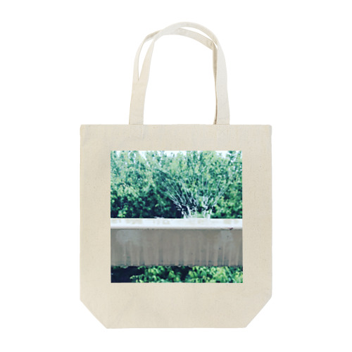 雨とcrown Tote Bag