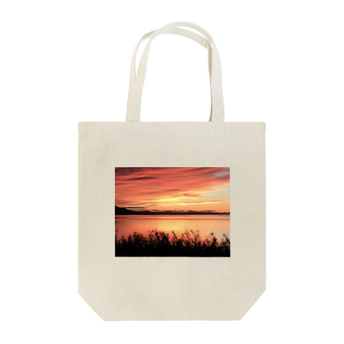 サロマ湖の夕陽。北海道。 Tote Bag