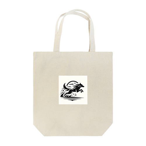 獲物を狩るオオカミ Tote Bag