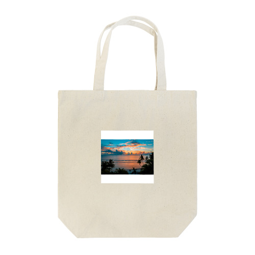 海と夕陽のコントラスト Tote Bag