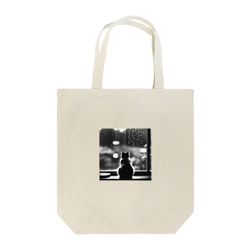 窓の前で雨を眺めているネコ[クラシック] Tote Bag