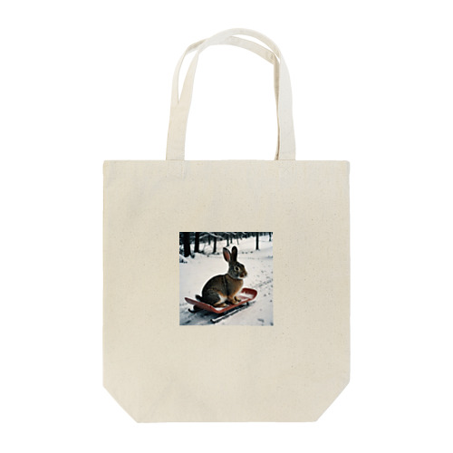 そりで滑っているウサギ Tote Bag