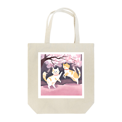 桜で遊ぶ犬と猫 トートバッグ