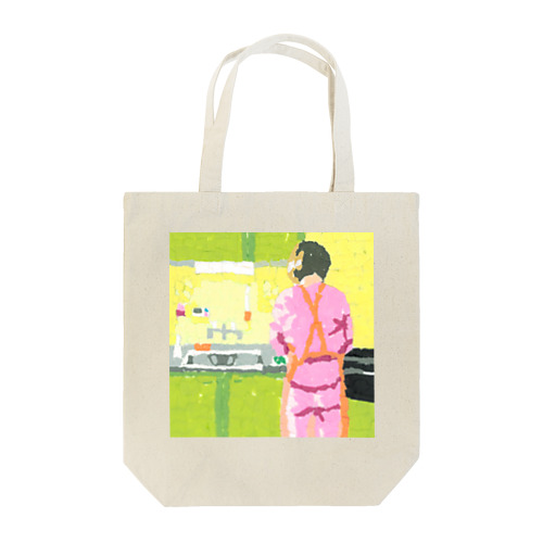 キッチンで料理するママ(ちぎり絵/貼り絵) Tote Bag