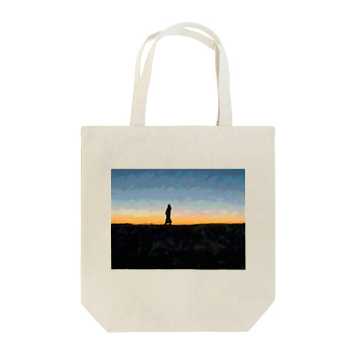 夕暮れ時の海　人影　オレンジ Tote Bag