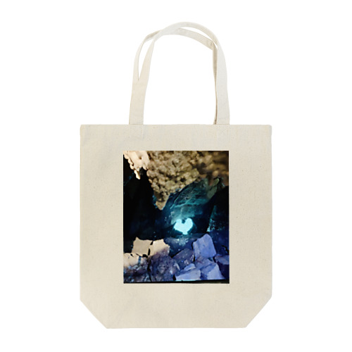 鍾乳洞の青いハート Tote Bag