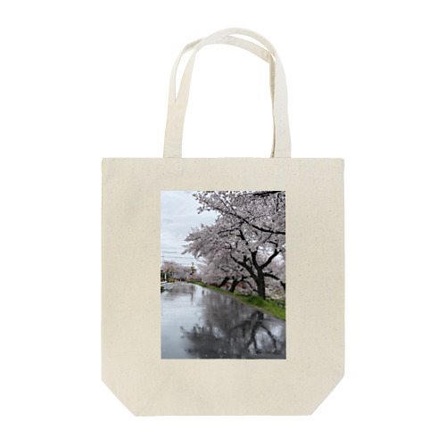 桜と踏切のウユニ塩湖風 トートバッグ