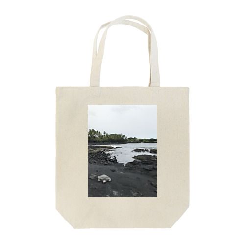 ハワイ島 ブラックビーチとウミガメ Tote Bag