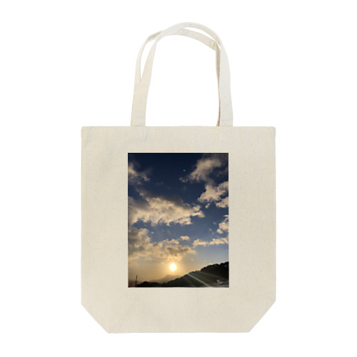 朝の太陽と雲 Tote Bag