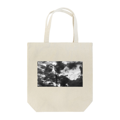 曇天とクレーン Tote Bag