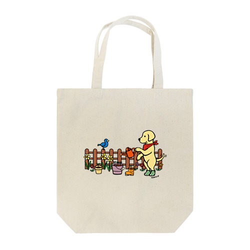 イエローラブラドールがガーデニング Tote Bag