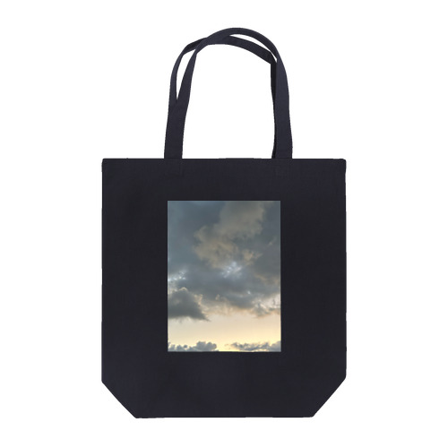 雲と朝焼け Tote Bag