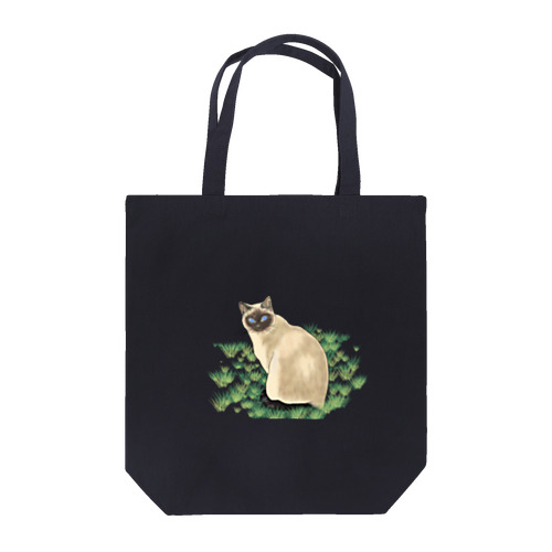 草の上のシャム Tote Bag