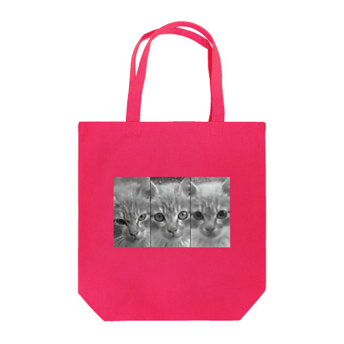 野良だった子猫さんファーストコンタクトモノクロ Tote Bag