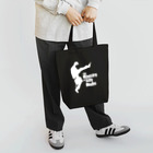 stereovisionのThe Ministry of Silly Walks（バカ歩き省）2/2 Tote Bag
