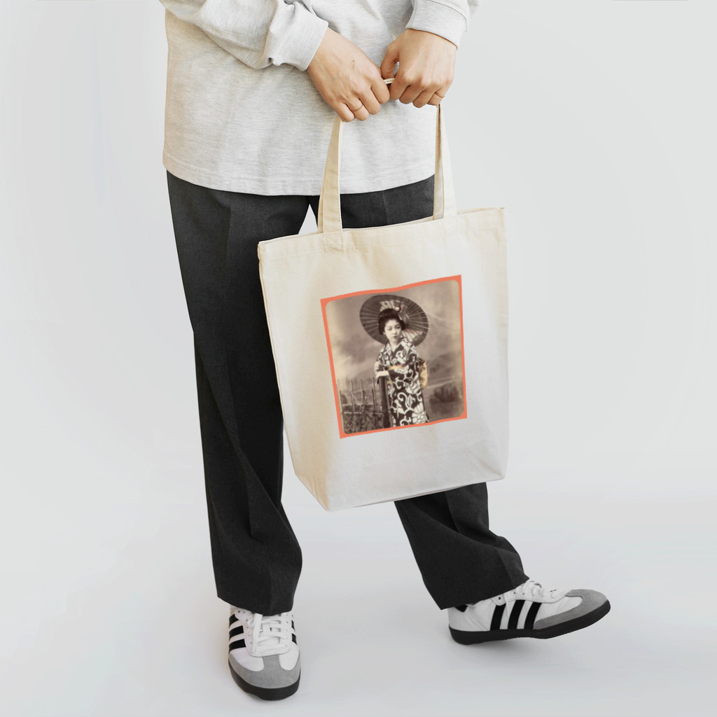 Shop imuhataの傘をさす女性 Tote Bag