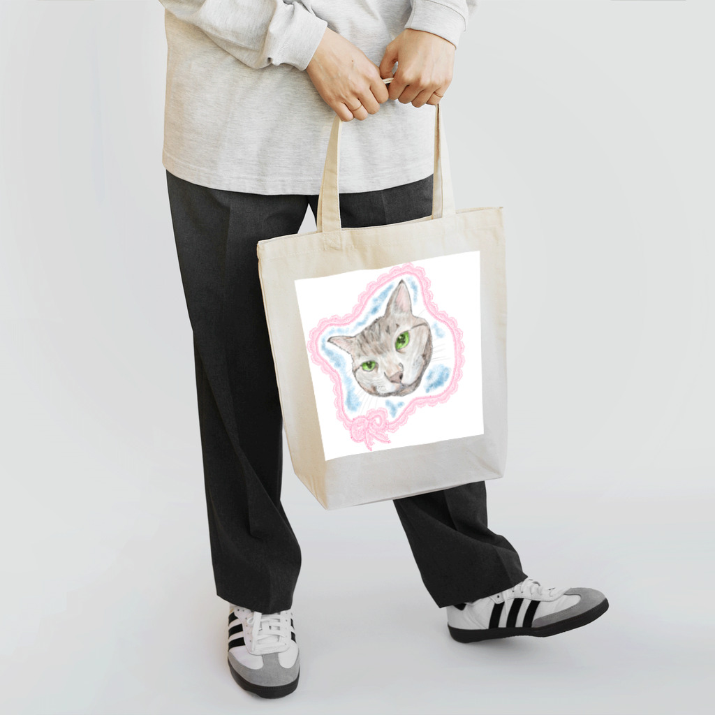 キジトラかもしれないの見つめるニャンコ Tote Bag