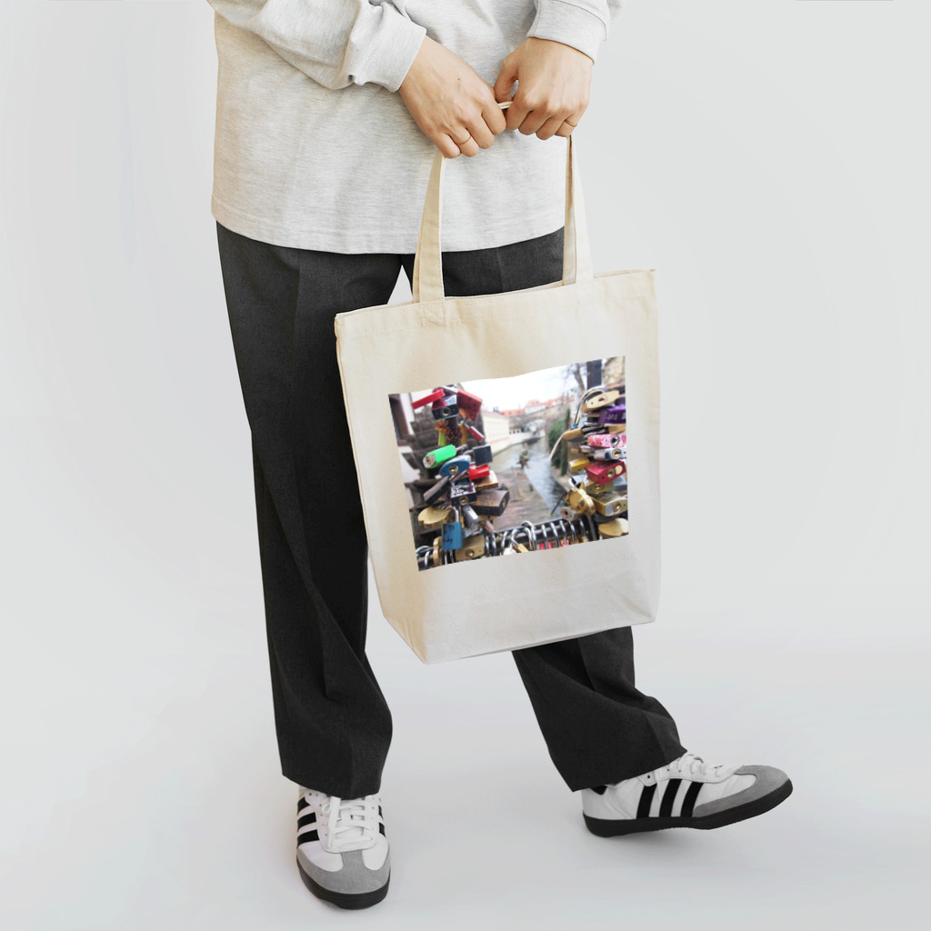 こけしのプラハの街角にて Tote Bag