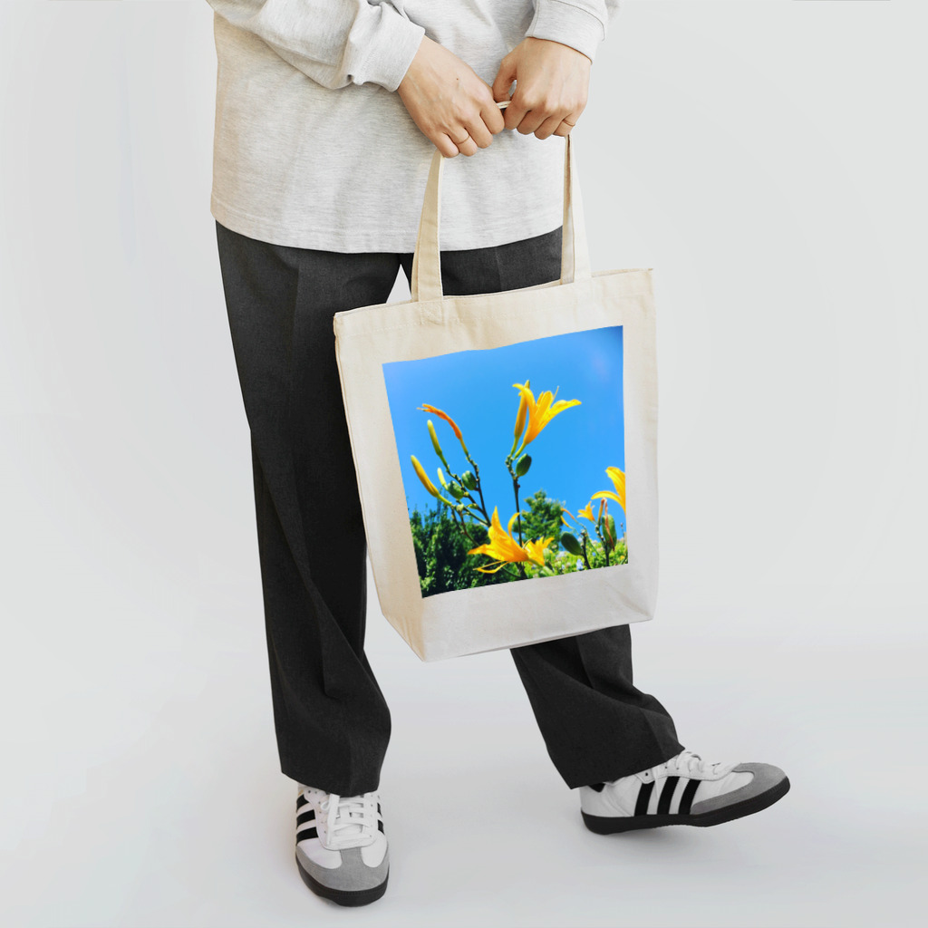 Tamzooの晴天の花 トートバッグ