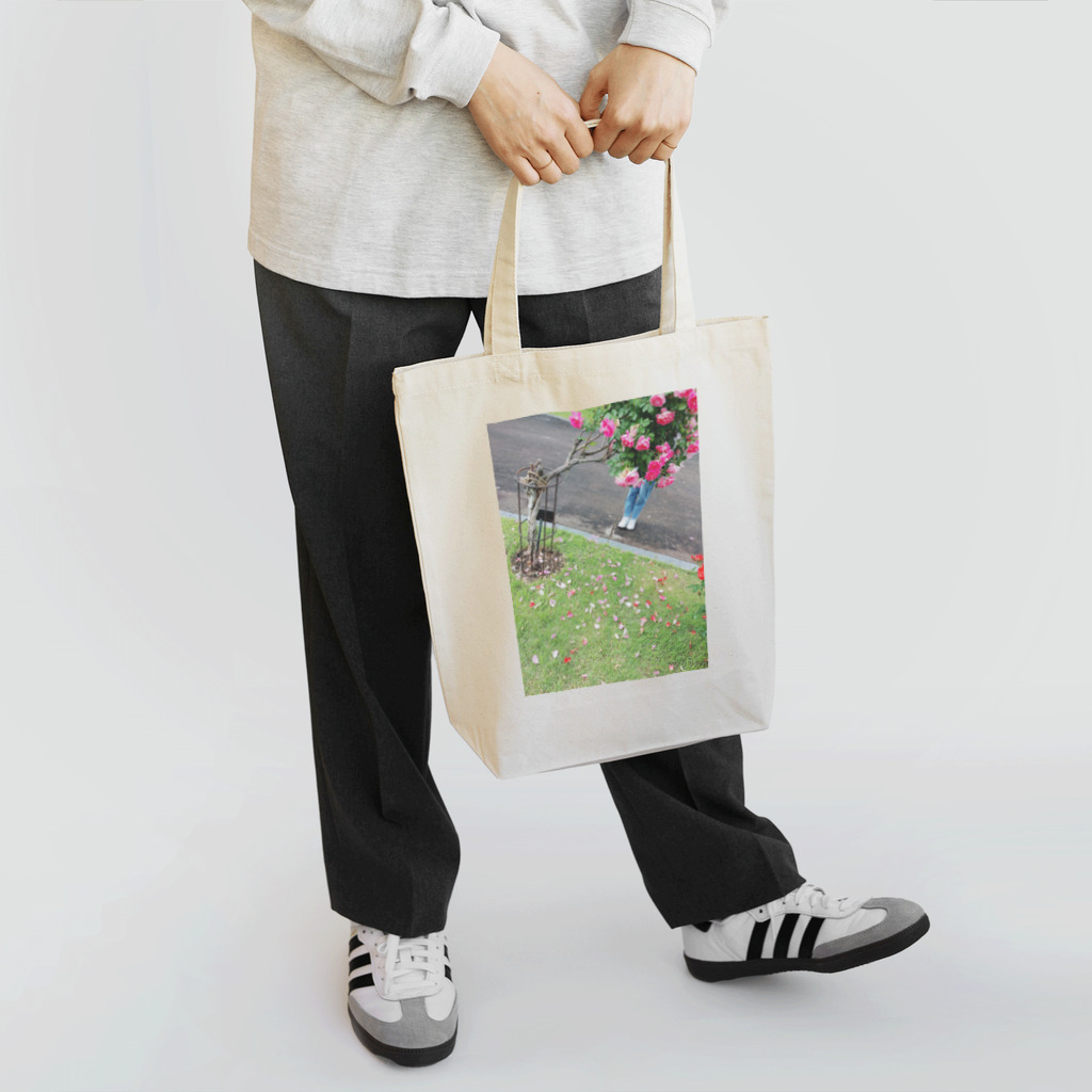 い〜さんとこにおいで屋さんのFlower head Tote Bag